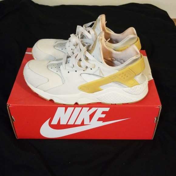 Nike Other - nike air hearache run se